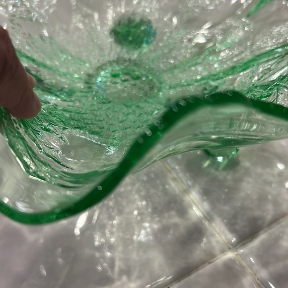Stag & Holly Green FENTON 10" Round 3-Toed Crimped Uranium Glass Bowl - Picture 3 of 13